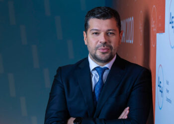 Ισχυρή πορεία για τη ΔΕΗ: EBITDA €1,7 δισ. και άλμα στις ΑΠΕ με έργα σε Πτολεμαΐδα και Αμύνταιο