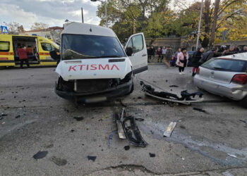 Σοβαρότατο τροχαίo ατύχημα αυτή τη στιγμή στο Yδραγωγείο στην Πτολεμαΐδα (Φωτογραφίες)