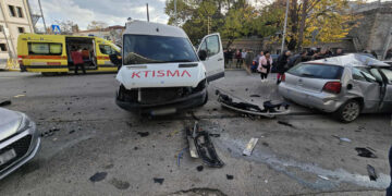 Σοβαρότατο τροχαίo ατύχημα αυτή τη στιγμή στο Yδραγωγείο στην Πτολεμαΐδα (Φωτογραφίες)