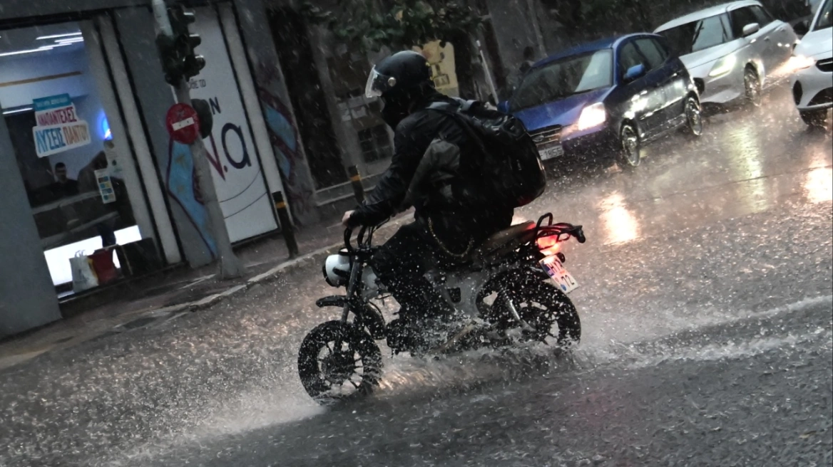 Κακοκαιρία Adel: Χτυπά με καταιγίδες και χαλάζι και την Αττική