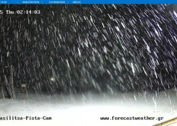 Νυχτερινή χιονοθύελλα στο Χιονοδρομικό Βασιλίτσας – Δείτε live εικόνα