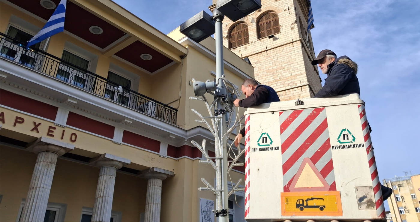 Κοζάνη: Ξεκίνησε ο χριστουγεννιάτικος στολισμός – Επί ποδός το Τμήμα Ηλεκτροφωτισμού