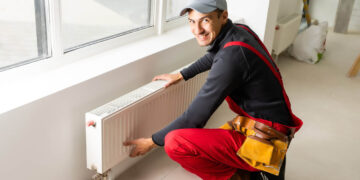 Γιατί είναι δυσεύρετοι και «τσουχτεροί» οι υδραυλικοί, οι ηλεκτρολόγοι και οι μπογιατζήδες: Οι ειδικοί απαντούν