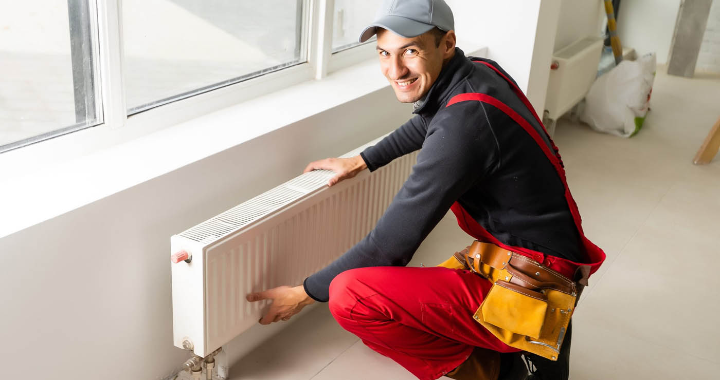 Γιατί είναι δυσεύρετοι και «τσουχτεροί» οι υδραυλικοί, οι ηλεκτρολόγοι και οι μπογιατζήδες: Οι ειδικοί απαντούν