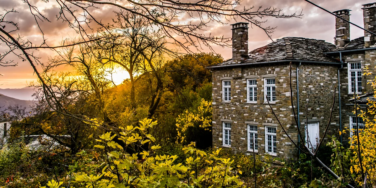 Χριστούγεννα στην Ελλάδα: «Χαμός» για ένα δωμάτιο στους δημοφιλείς προορισμούς – Sold out Καστοριά & Φλώρινα