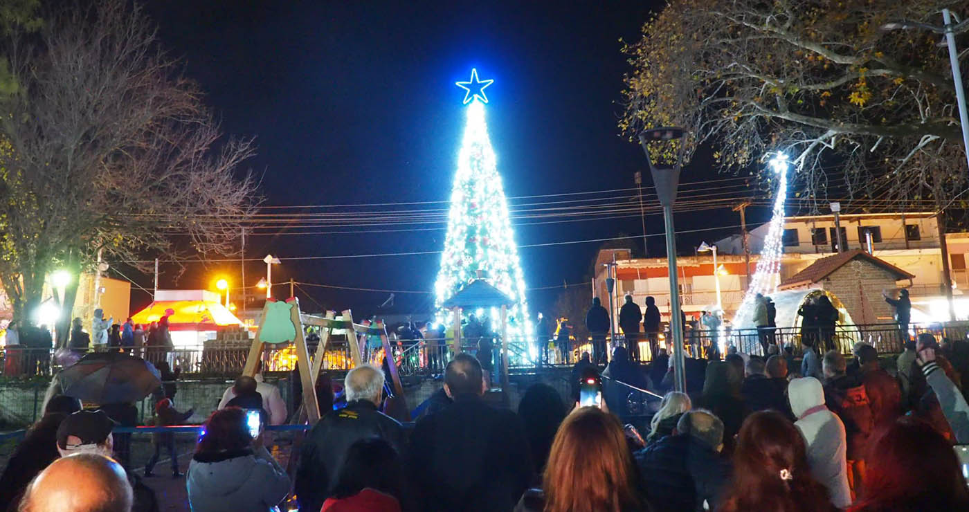 Φωτίστηκε το χριστουγεννιάτικο δέντρο στον Περδίκκα – «Ήταν όλα υπέροχα»