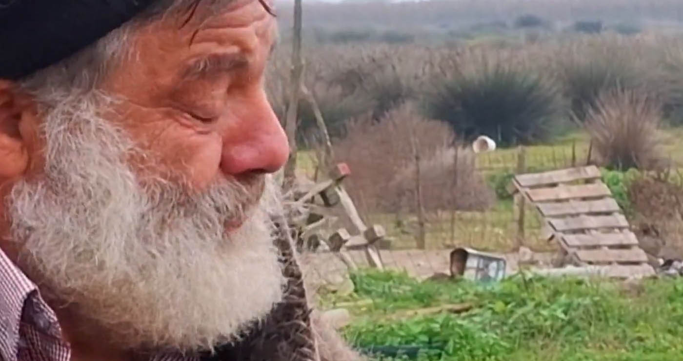 Κατέρρευσε ο κτηνοτρόφος που αποχαιρέτησε με δάκρυα τα 450 πρόβατά του, νοσηλεύεται με συμπτώματα εγκεφαλικού