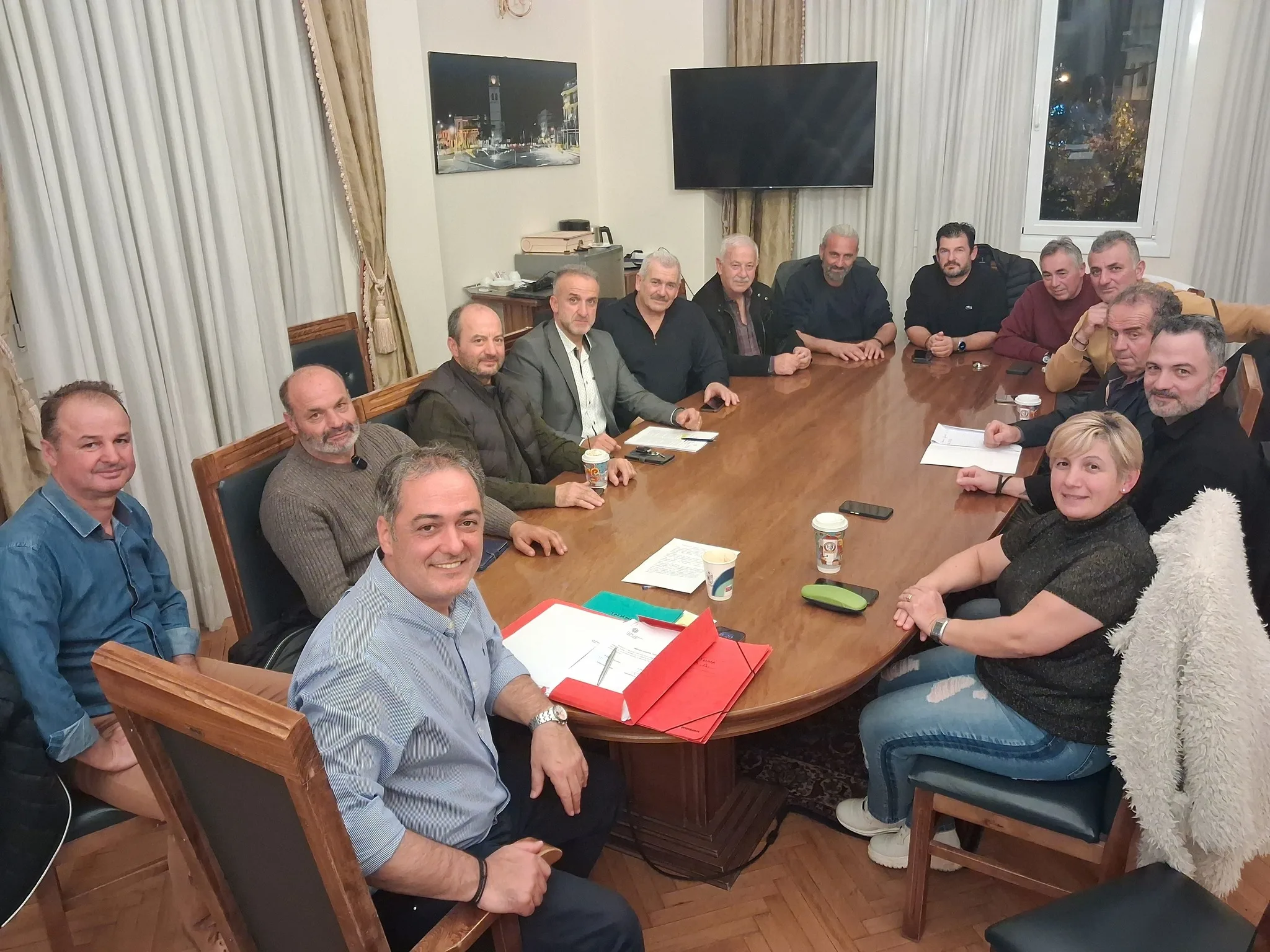 Δήμος Κοζάνης: Και με τον αστυφύλακα και με τον χωροφύλακα οι έξι Πρόεδροι για τα 632.000 ευρώ των ΑΠΕ: «Είτε έτσι, είτε αλλιώς το αποτέλεσμα είναι το ίδιο»