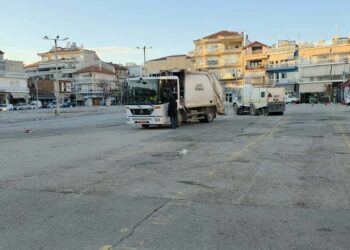 Πτολεμαΐδα: Με θερμοκρασίες κάτω από το μηδέν, τα συνεργεία καθαριότητας του Δήμου Εορδαίας εργάζονται πυρετωδώς, σήμερα, παραμονή Πρωτοχρονιάς (ρεπορτάζ της Κούλας Πουλασιχίδου)