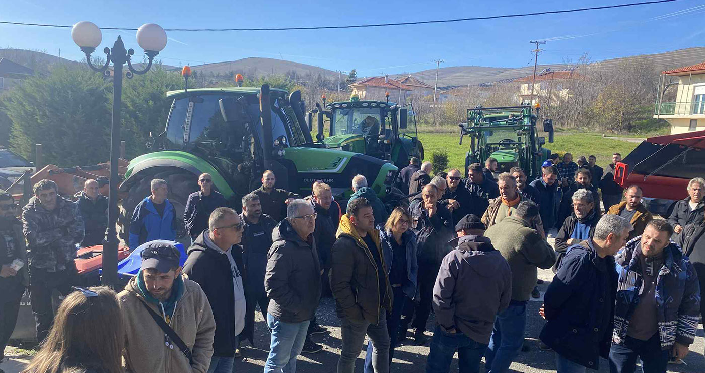 Στα γραφεία του ΟΠΕΚΕΠΕ στο Μαυροδέντρι οι αγρότες (φωτο-video)