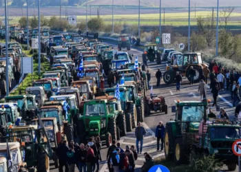 Γεμίζει τρακτέρ η Εγνατία Οδός- Μπλόκο στη Σιάτιστα για τις εμπορικές μεταφορές, τι θα γίνει με τα ΙΧ