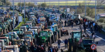 Γεμίζει τρακτέρ η Εγνατία Οδός- Μπλόκο στη Σιάτιστα για τις εμπορικές μεταφορές, τι θα γίνει με τα ΙΧ