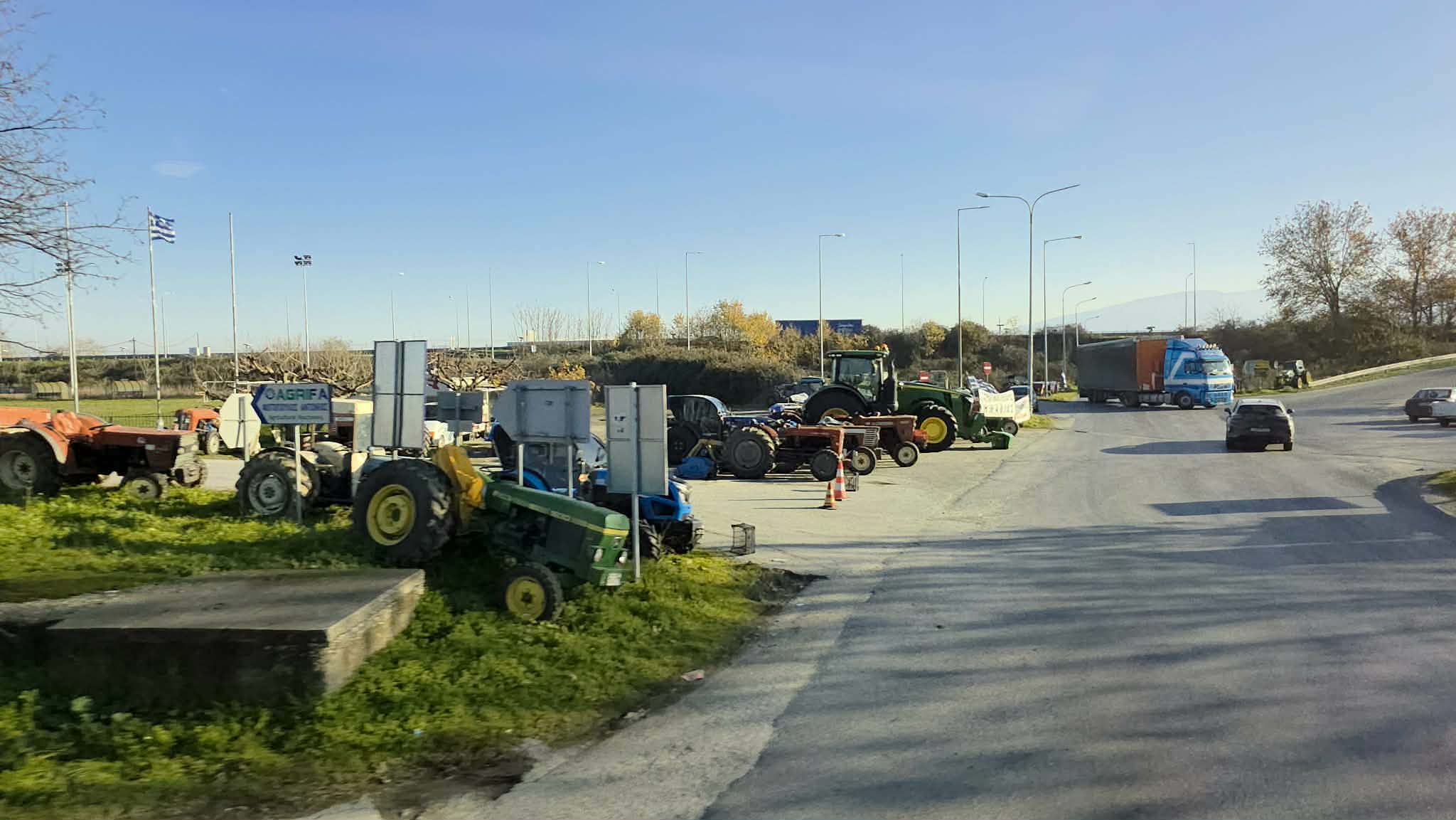 Στο “κόκκινο” η υπομονή οδηγών και επιβατών στο δρομολόγιο Θεσσαλονίκη–Πτολεμαΐδα (ρεπορτάζ της Κούλας Πουλασιχίδου)