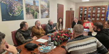 Σύσκεψη στην Περιφέρεια για τον μετασχηματισμό της Ακρινής σε πρότυπο πράσινο οικισμό