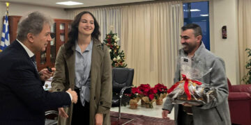 Οικογένειες από τον οικισμό της Αγ. Μαγδαληνής Κοζάνης υποδέχθηκε ο περιφερειάρχης