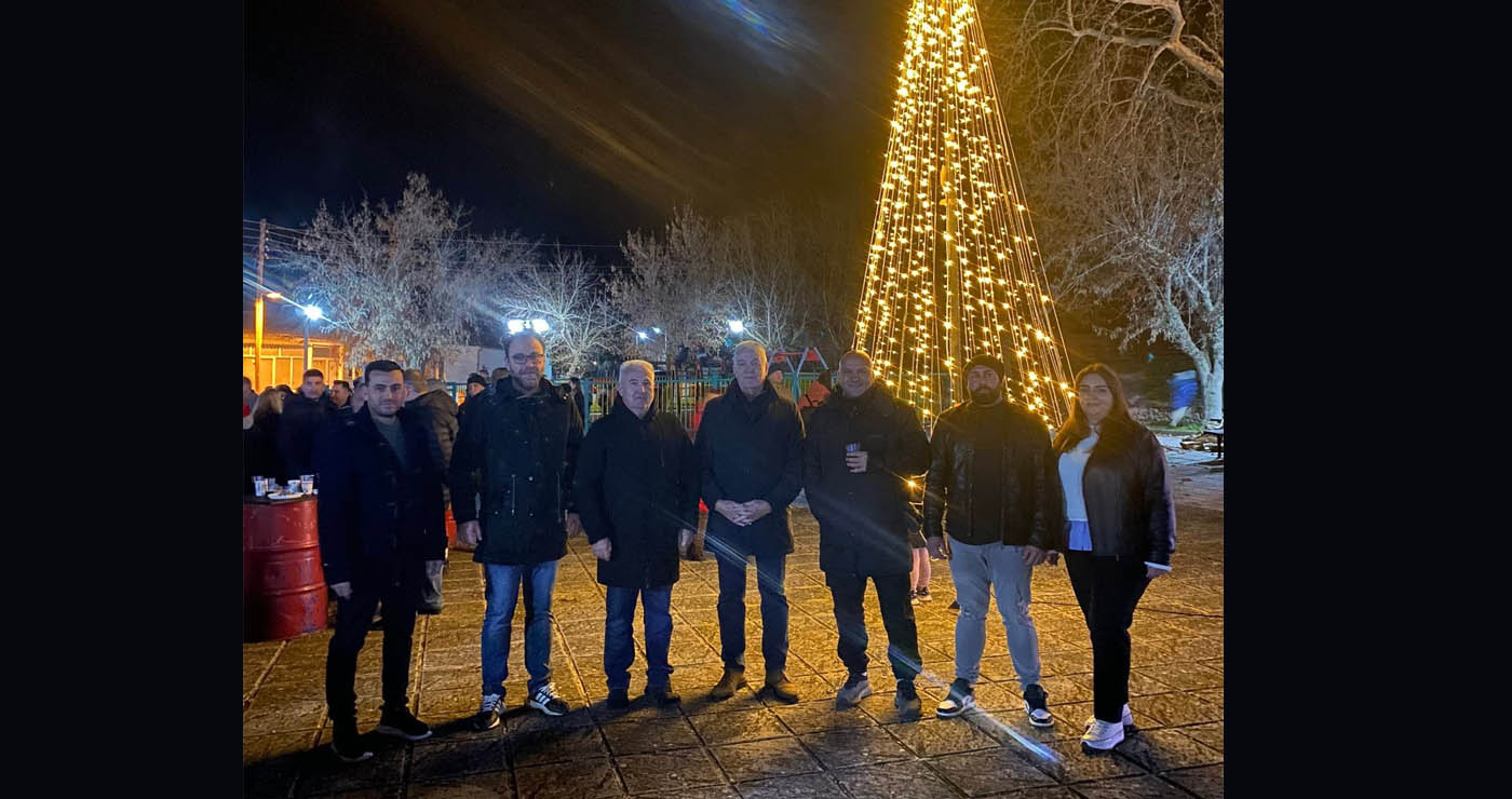 Mια μεγάλη γιορτή στη φωταγώγηση του Χριστουγεννιάτικου Δέντρου στο Αντίγονο (Φωτογραφίες)