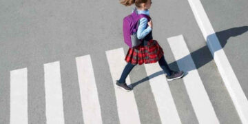 Παράπονο αναγνώστη: «Στην Πτολεμαΐδα δεν δίνουν προτεραιότητα στους πεζούς στις διαβάσεις»