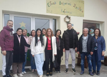  Χριστουγεννιάτικα δώρα στους μαθητές του  Ειδικού Δημοτικού και Νηπιαγωγείου Κοζάνης από τον Σύλλογο Εκπαιδευτικών Πρωτοβάθμιας Εκπαίδευσης