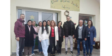  Χριστουγεννιάτικα δώρα στους μαθητές του  Ειδικού Δημοτικού και Νηπιαγωγείου Κοζάνης από τον Σύλλογο Εκπαιδευτικών Πρωτοβάθμιας Εκπαίδευσης
