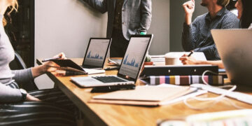 Επιθεώρηση Εργασίας: Ρεκόρ ελέγχων με την αξιοποίηση ψηφιακών εργαλείων – Τι προβλέπεται για το δώρο Χριστουγέννων