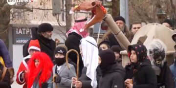 Αιανή Κοζάνης: Ζωντανεύει το έθιμο της καμήλας (video)