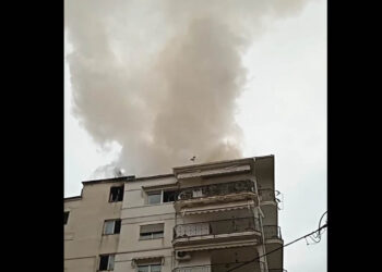 Μεγάλη πυρκαγιά σε οικοδομή στη Φλώρινα