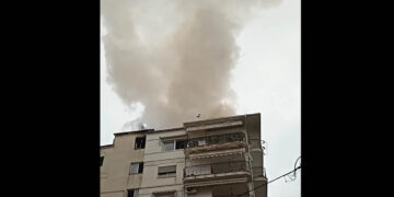 Μεγάλη πυρκαγιά σε οικοδομή στη Φλώρινα