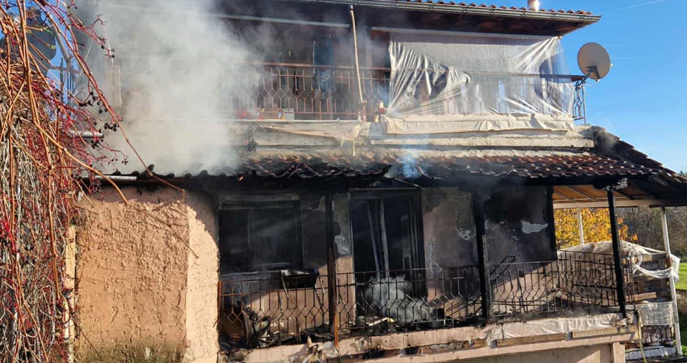 Μεγάλη φωτιά σε σπίτι στη Λευκόβρυση Κοζάνης – Σοβαρές ζημιές (ΦΩΤΟ)
