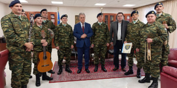 Τα κάλαντα των Χριστουγέννων έψαλαν στον Περιφερειάρχη, ο Στρατός, η ΠΑΝΔΩΡΑ και σύλλογοι (video)