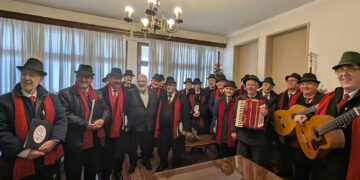 Γιορτινή ατμόσφαιρα την τελευταία μέρα του χρόνου στο Δημαρχείο Εορδαίας