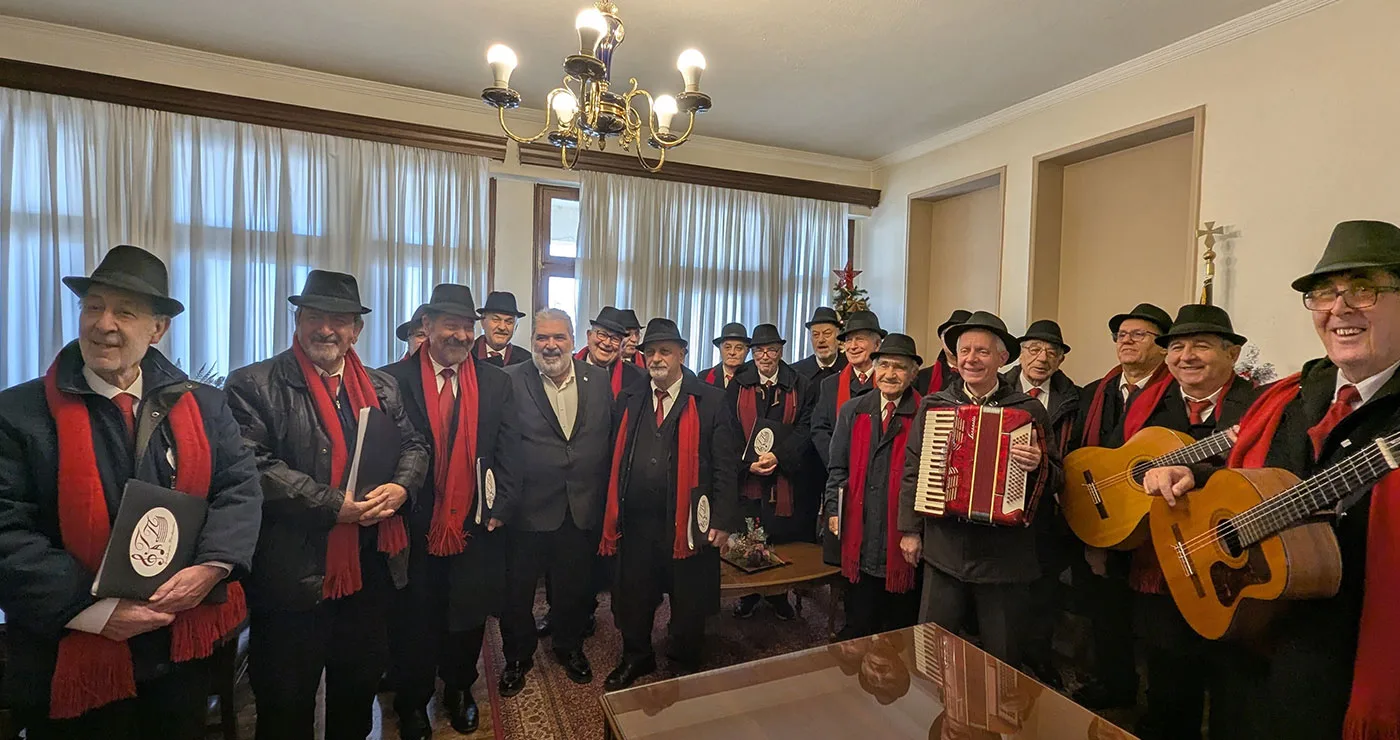 Γιορτινή ατμόσφαιρα την τελευταία μέρα του χρόνου στο Δημαρχείο Εορδαίας