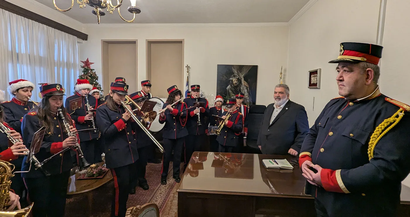 Εορταστικές ευχές και κάλαντα στο δημαρχείο Εορδαίας