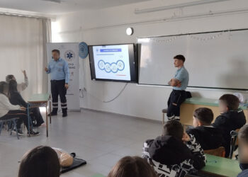 Μαθητές και εκπαιδευτικοί του Γυμνασίου Αναρράχης – Εμπορίου ενημερώθηκαν από το ΕΚΑΒ στις πρώτες βοήθειες