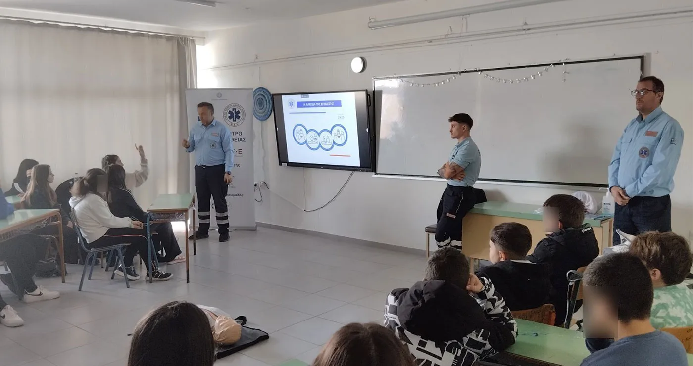 Μαθητές και εκπαιδευτικοί του Γυμνασίου Αναρράχης – Εμπορίου ενημερώθηκαν από το ΕΚΑΒ στις πρώτες βοήθειες