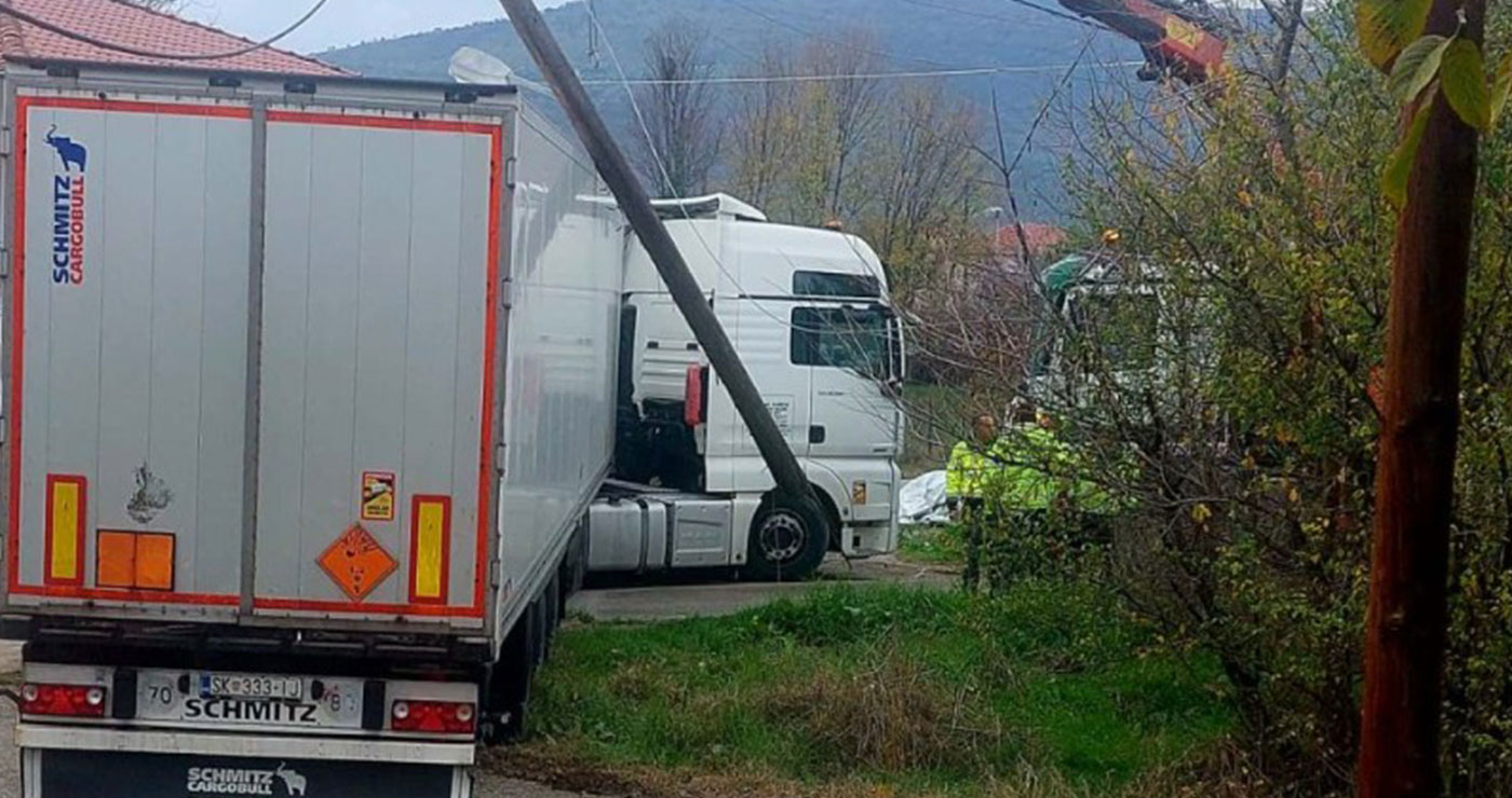 Κριτική ΚΚΕ με αφορμή το συμβάν με φορτηγό που πρόσκρουσε σε κολώνα, μεταφέροντας πολεμικό υλικό προς στρατόπεδο της Κοζάνης