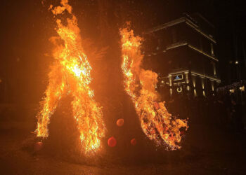Το ξεχωριστό έθιμο των κλαδαριών της Σιάτιστας (video)