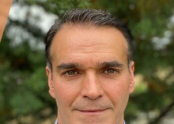 Ανησυχία Κουρού για το… μέλλον της Κίνησης- Προσωπική επίθεση σε Κουζιάκη και κουβέντα για τη «σφαλιάρα» των 632.000 από την Αποκεντρωμένη