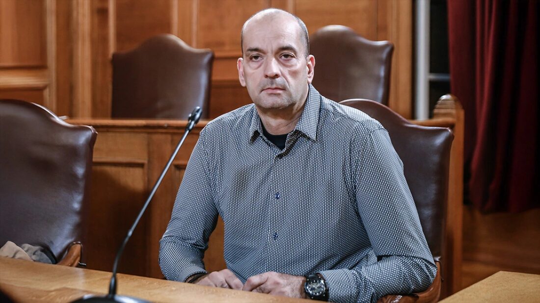 Μαγειρίας στην εξεταστική για ΟΠΕΚΕΠΕ: «Με λεφτά που μου δώρισε η μάνα μου αγόρασα τη Ferrari»