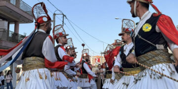 Ξεσήκωσαν την Πολίχνη οι Μωμόγεροι από τον Τετράλοφο Κοζάνης