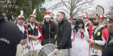 Δείτε σε ζωντανή μετάδοση το έθιμο των Μωμόγερων στον Τετράλοφο Κοζάνης