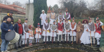 Καρυοχώρι: Μικροί και μεγάλοι στο δρόμο για τα «Κοτζαμάνια» (Βίντεο και Φωτογραφίες)