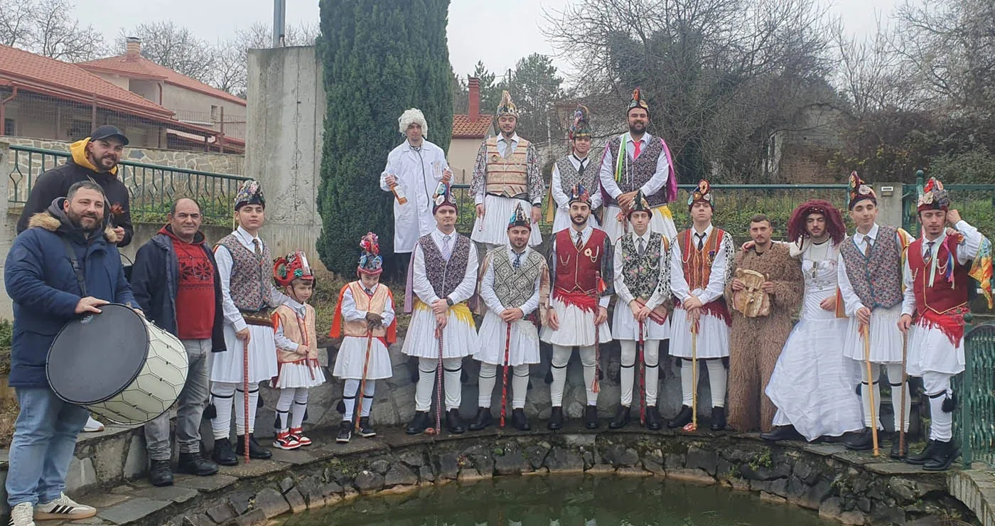 Καρυοχώρι: Μικροί και μεγάλοι στο δρόμο για τα «Κοτζαμάνια» (Βίντεο και Φωτογραφίες)