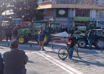 «Δεν κάνουμε πίσω» δηλώνουν οι αγρότες του Φιλώτα μετά την πορεία στην Πτολεμαΐδα