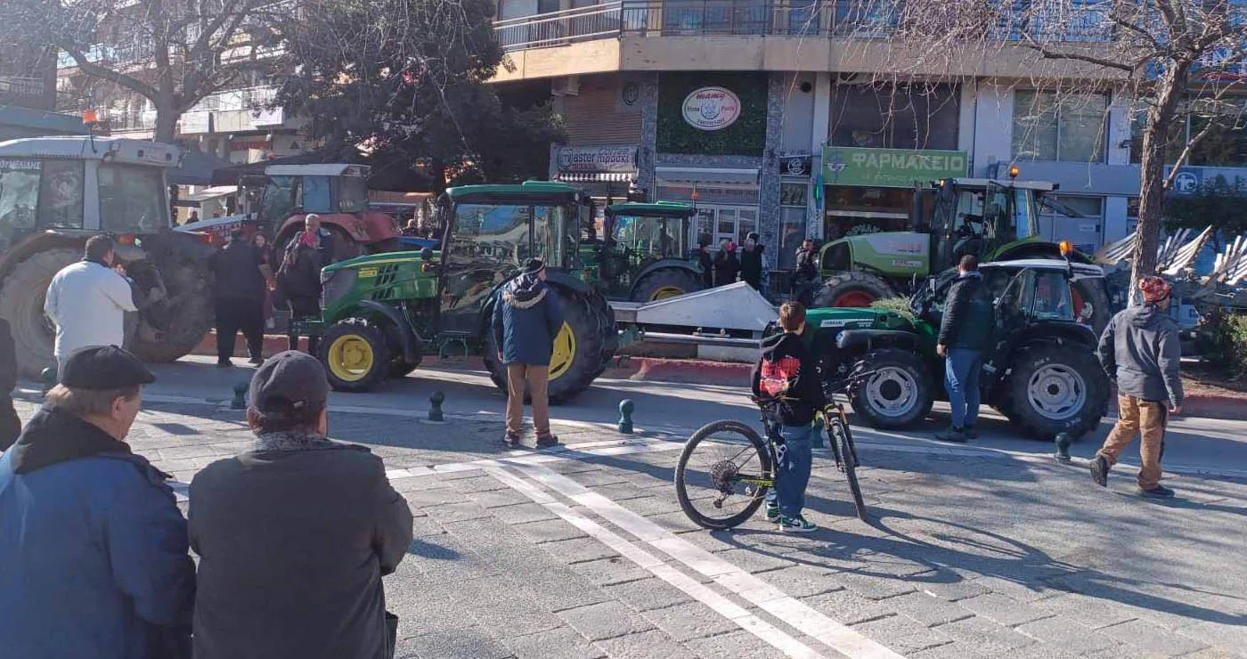 «Δεν κάνουμε πίσω» δηλώνουν οι αγρότες του Φιλώτα μετά την πορεία στην Πτολεμαΐδα