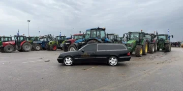 Στα Μάλγαρα οι νεκροφόρες -Συμπαράσταση από τα Γραφεία Τελετών στους αγρότες