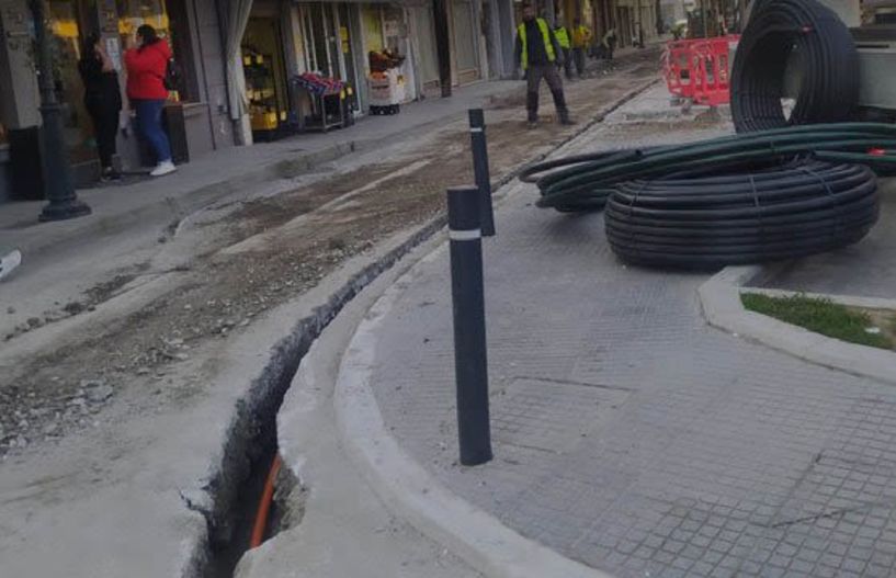Στο έλεος των… οπτικών ινών η Κοζάνη- Κυκλοφοριακό χάος, κλειστοί δρόμοι και ασυντόνιστες εργασίες σε όλη την πόλη- Κοκκαλιάρης: «Μας έχουν διαλύσει…»