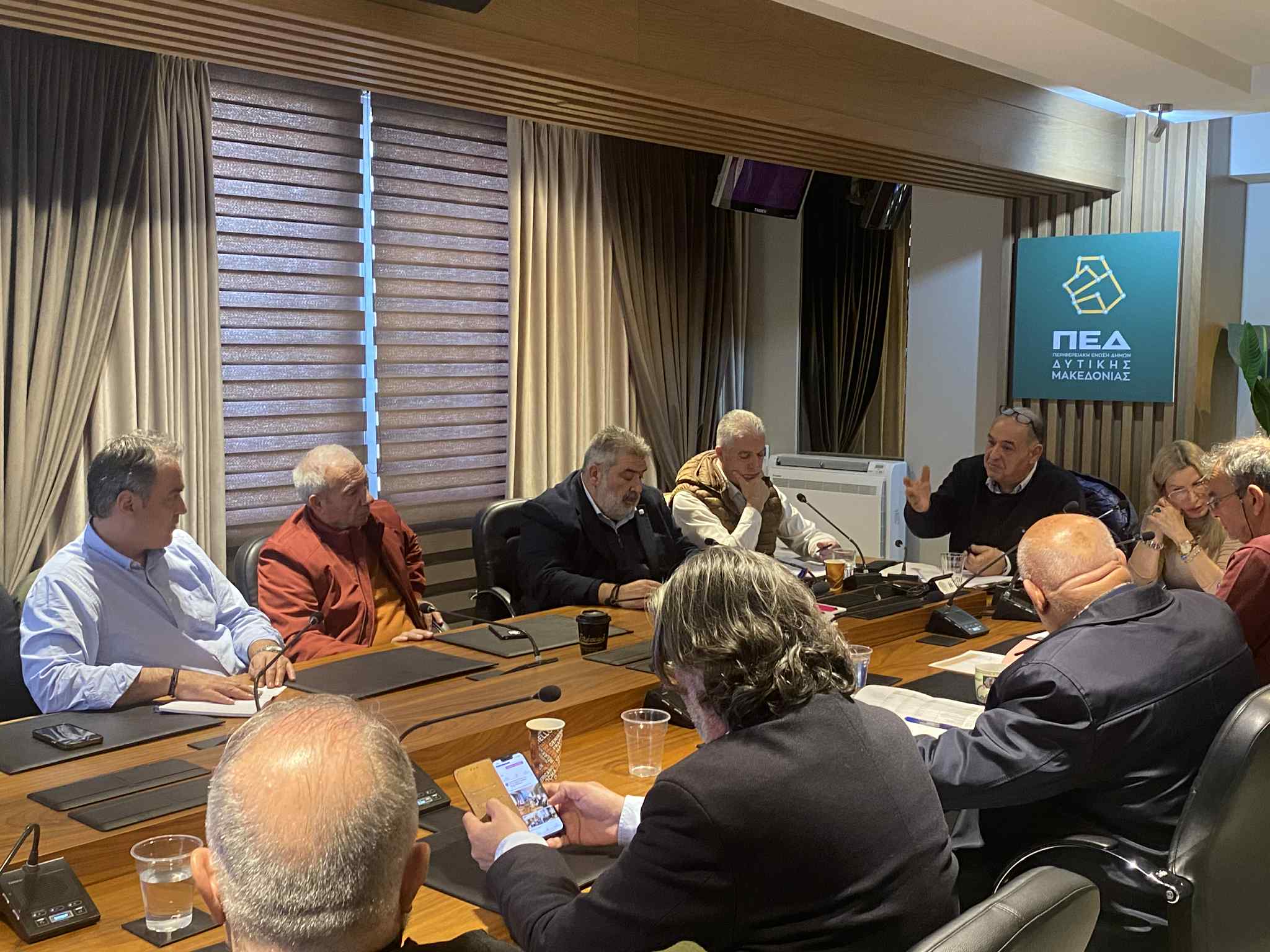 Κλείνουν τα Δημαρχεία της Δυτικής Μακεδονίας στις 16 Δεκεμβρίου- Εντάσεις και διαφωνίες για το πλαίσιο των κινητοποιήσεων στη συνεδρίαση της ΠΕΔ