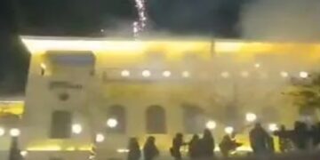 Κοκκαλιάρης- Ιωαννίδης «έδειξαν» την Περιφέρεια ως υπεύθυνη για τα πυροτεχνήματα- «Δεν υπογράψαμε εμείς τη σύμβαση…»