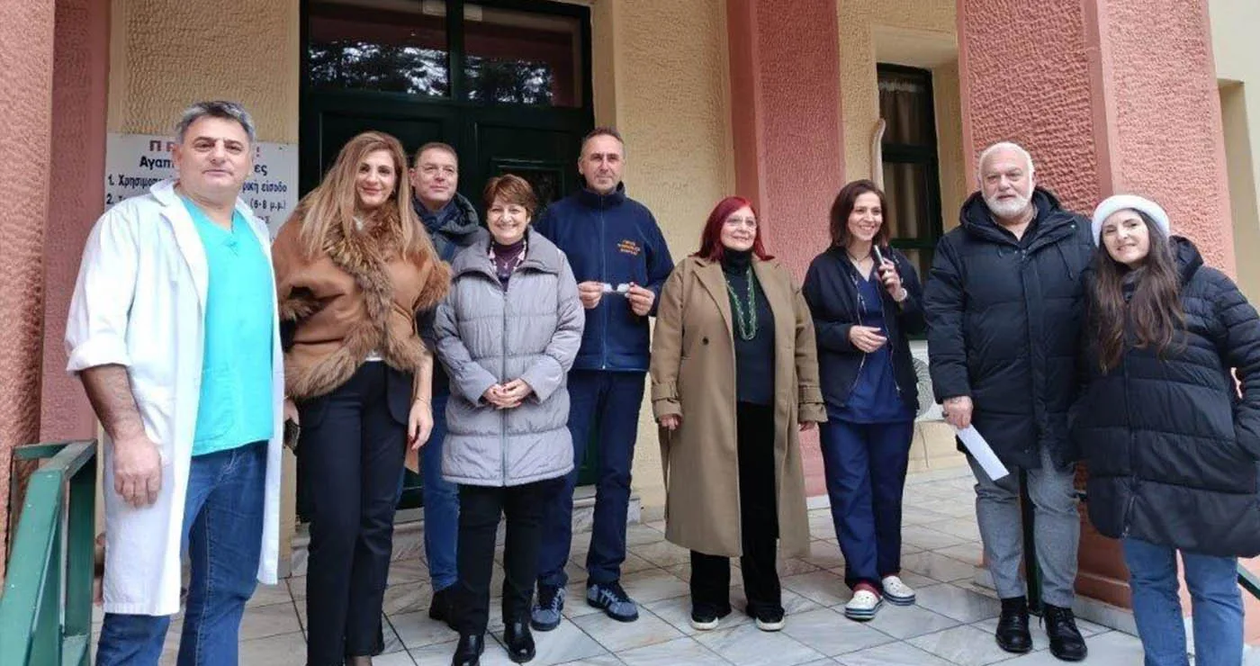 Φλώρινα: Πολύτιμη προσφορά τροφίμων στο Νοσοκομείο από το 3ο Γυμνάσιο και τον Δήμο