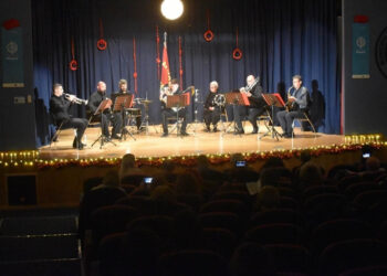 Μαγική η Χριστουγεννιάτικη Συναυλία της Φιλαρμονικής Φλώρινας (Φωτογραφίες και βίντεο)
